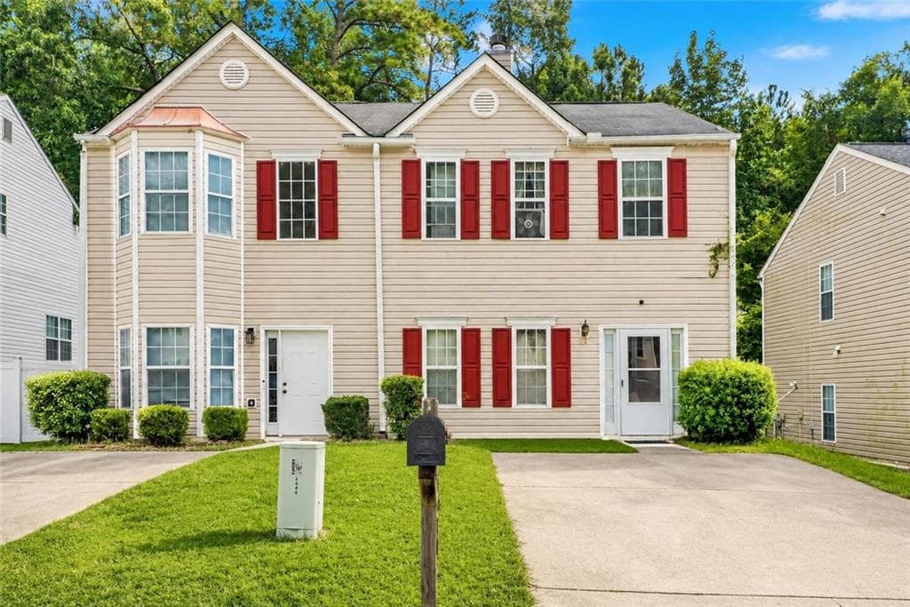 3 bedroom, 3 bathroom, 1,408 sq ft townhouse for sale at 5630 Hampton Court, Atlanta, GA 30349
