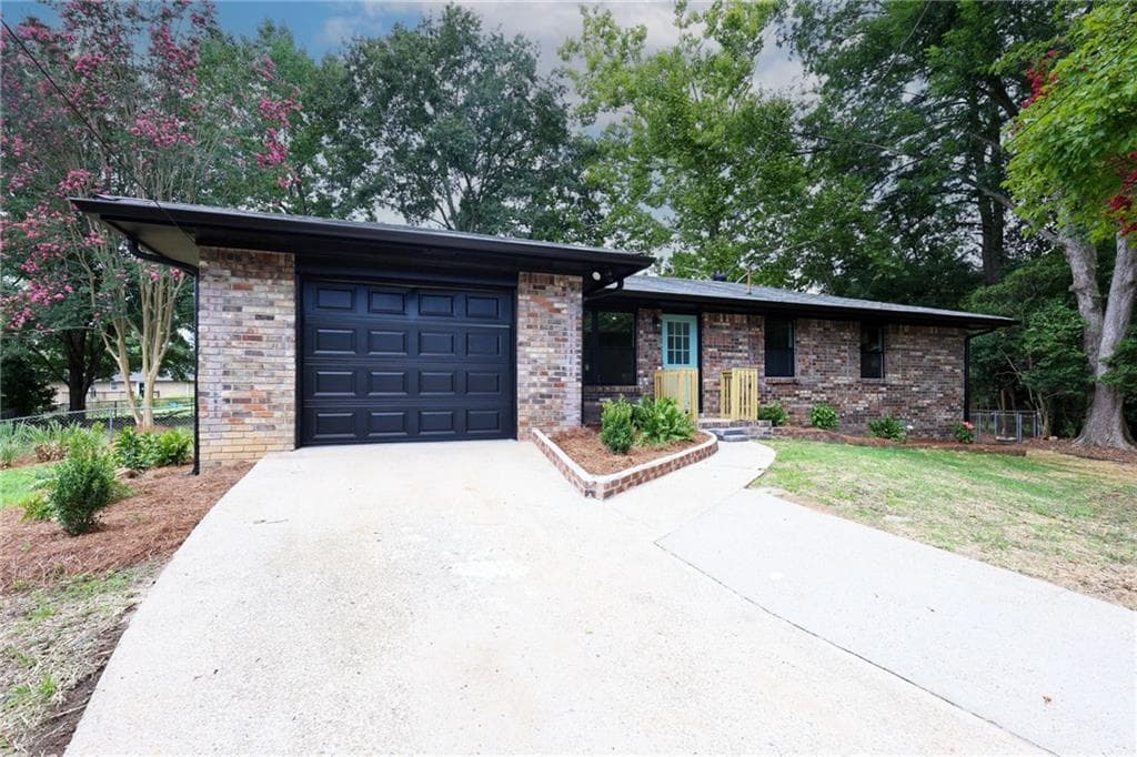 3 bedroom, 2 bathroom, 1,277 sq ft single family residence for sale at 2391 Prestige Valley Court, Morrow, GA 30260