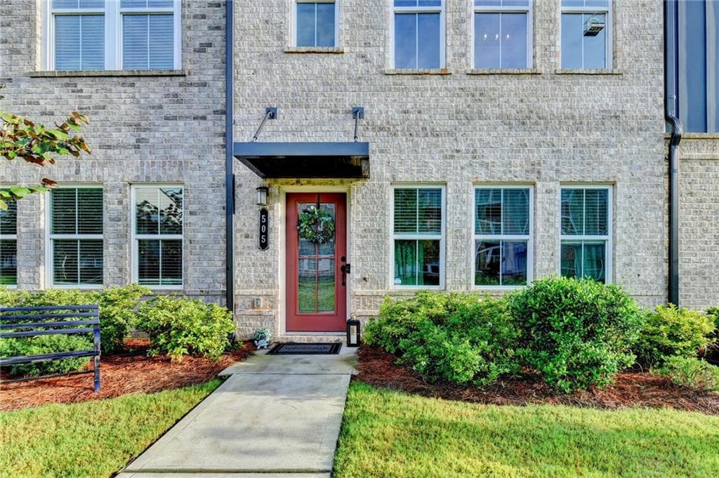 3 bedroom, 4 bathroom, 2,000 sq ft townhouse for sale at 505 Hardy Drive, Acworth, GA 30102