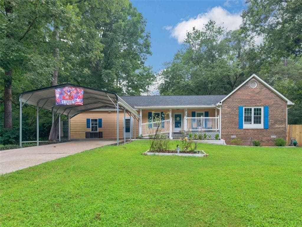 3 bedroom, 2 bathroom, 1,796 sq ft single family residence for sale at 50 Ridge Pointe, Stockbridge, GA 30281