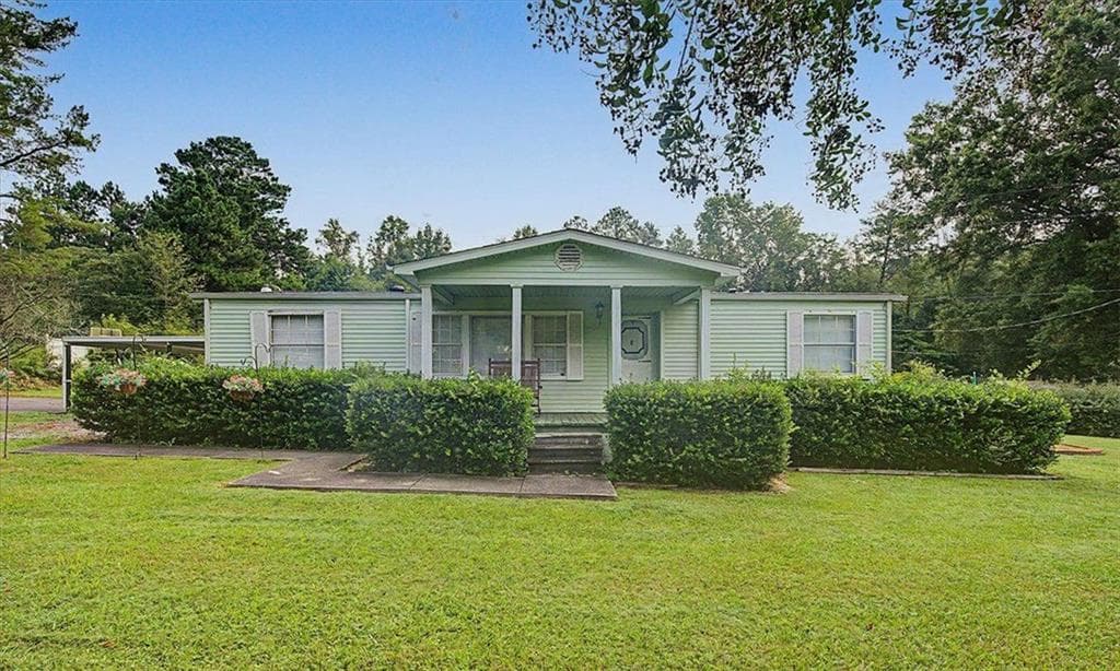 3 bedroom, 2 bathroom, 1,415 sq ft single family residence for sale at 4837 S Dixie Highway, Resaca, GA 30735