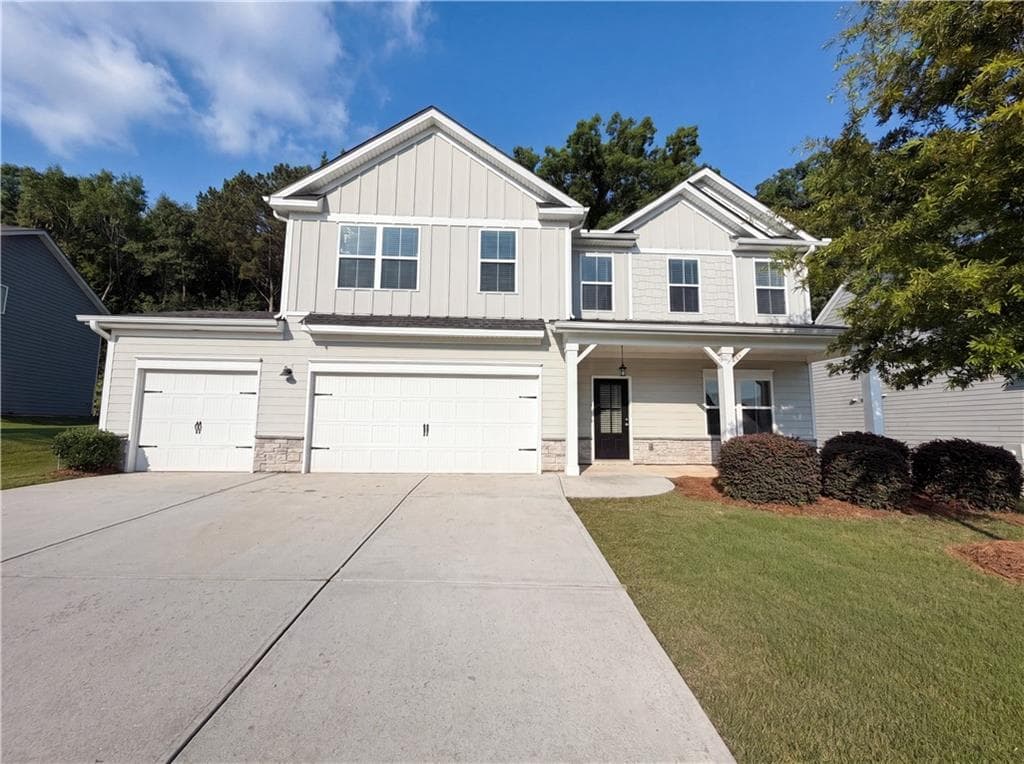 4 bedroom, 3 bathroom, 2,397 sq ft single family residence for sale at 239 Stonecreek Bend, Monroe, GA 30655