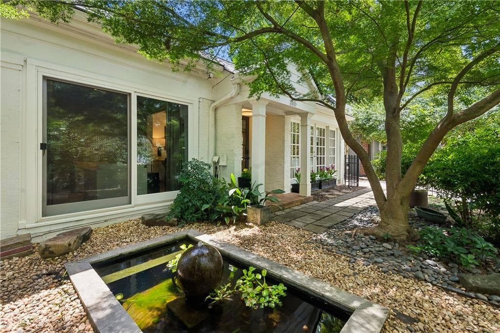 2 bedroom, 2 bathroom single family residence sold at 355 8th Street, Atlanta, GA 30309