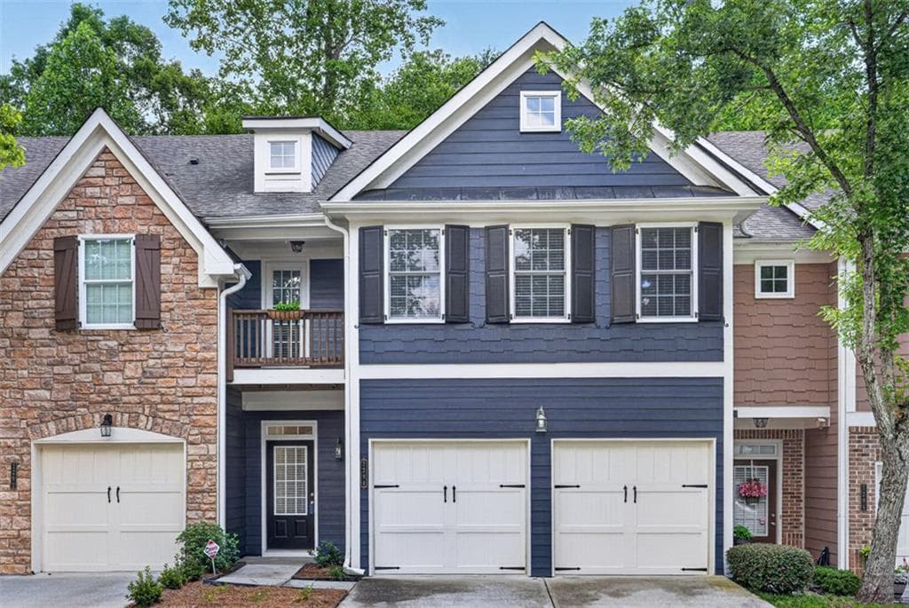 3 bedroom, 3 bathroom, 2,018 sq ft townhouse for sale at 2294 Meadow's End, Duluth, GA 30097