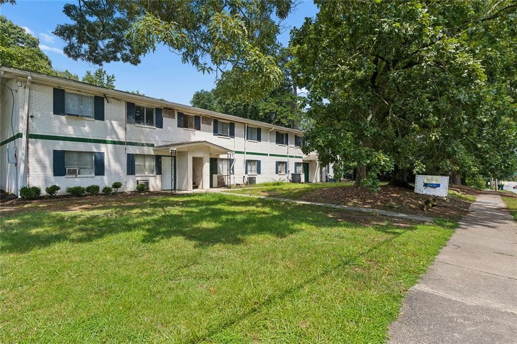 2 bedroom, 1 bathroom, 750 sq ft apartment for rent at 4855 College Street 7, Forest Park, GA 30297 for $1,175 a month