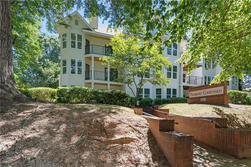 1 bedroom, 1 bathroom, 1,000 sq ft apartment for rent at 855 Piedmont Avenue 1A, Atlanta, GA 30308 for $1,795 a month