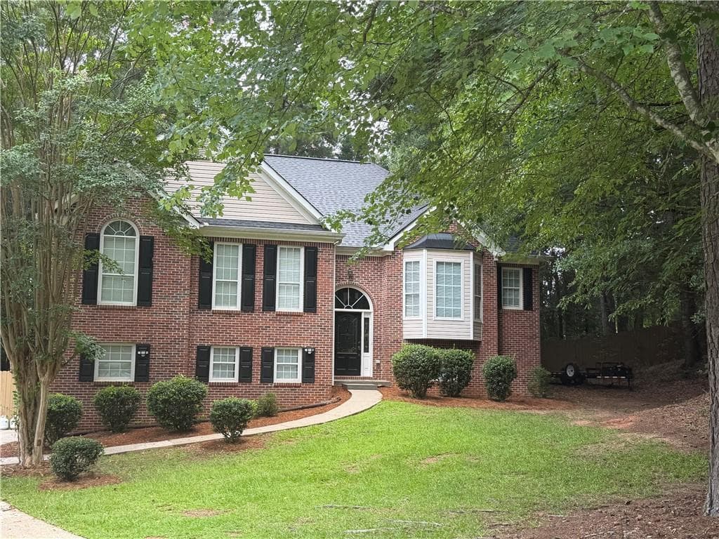 4 bedroom, 2 bathroom, 2,966 sq ft single family residence under contract at 218 Oakwood Court, Mcdonough, GA 30252