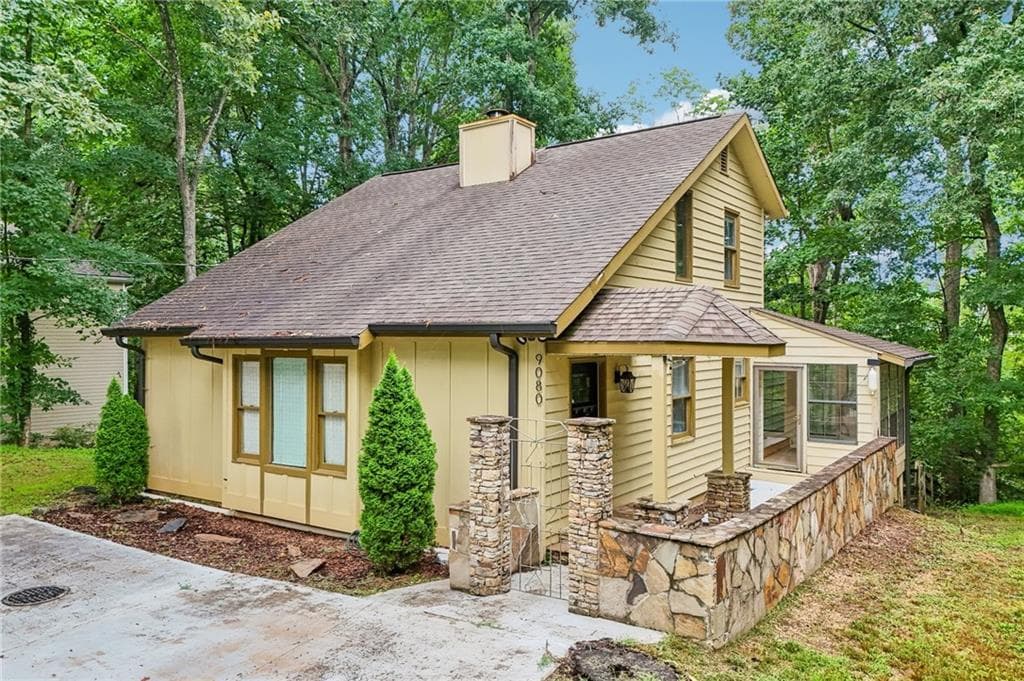 3 bedroom, 2 bathroom, 1,354 sq ft single family residence for sale at 9080 Pine Tree Circle, Gainesville, GA 30506