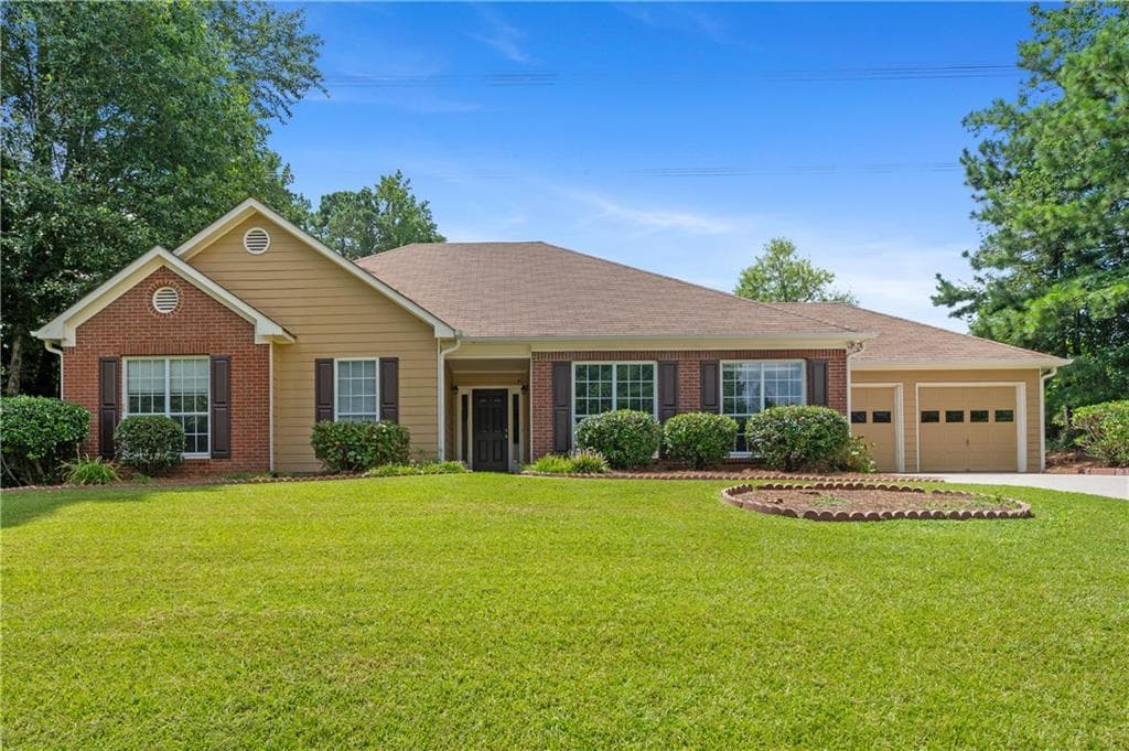 4 bedroom, 2 bathroom, 1,825 sq ft single family residence for rent at 6375 Seymour Place, Acworth, GA 30101 for $2,500 a month
