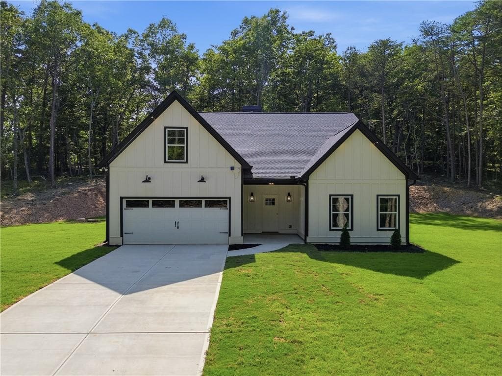 4 bedroom, 3 bathroom, 3,300 sq ft single family residence for sale at 539 E Valley Road, Rydal, GA 30171