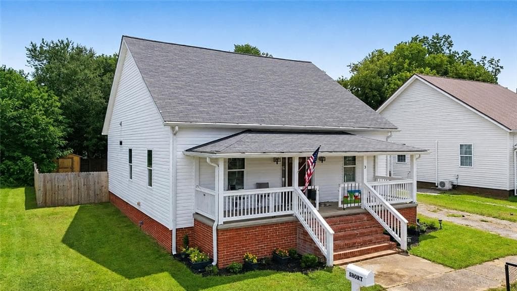 3 bedroom, 2 bathroom, 1,523 sq ft single family residence for sale at 5 Oak Street, Aragon, GA 30104