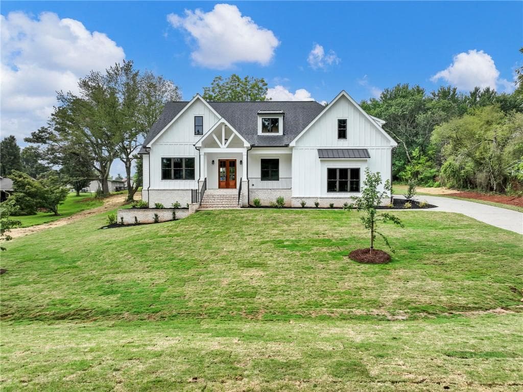 4 bedroom, 4 bathroom, 2,800 sq ft single family residence for sale at 5460 Parks Road, Cumming, GA 30041