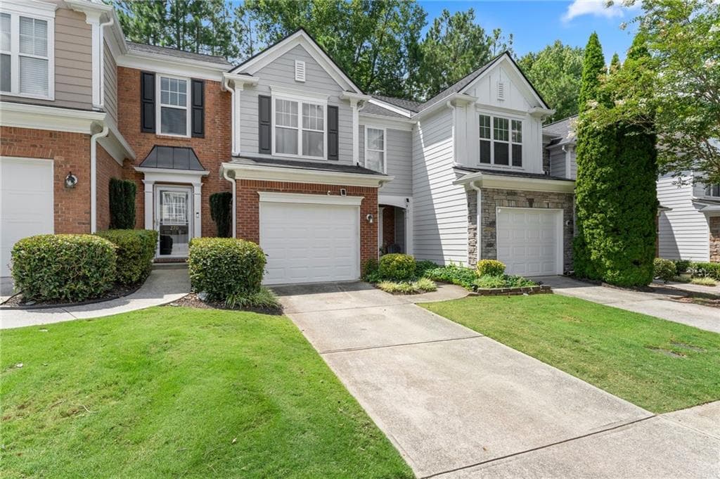 3 bedroom, 3 bathroom, 1,638 sq ft townhouse for sale at 268 Kigian Trail, Woodstock, GA 30188