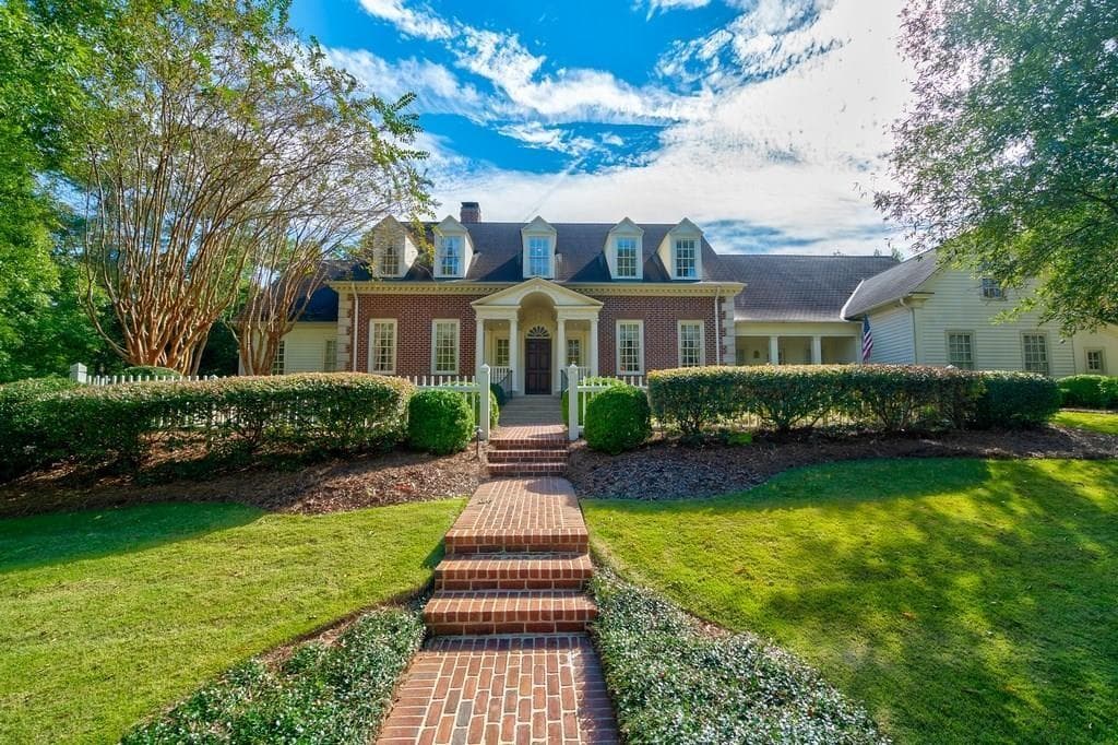 7 bedroom, 9 bathroom, 8,423 sq ft single family residence sold at 400 Windship Place, Sandy Springs, GA 30327