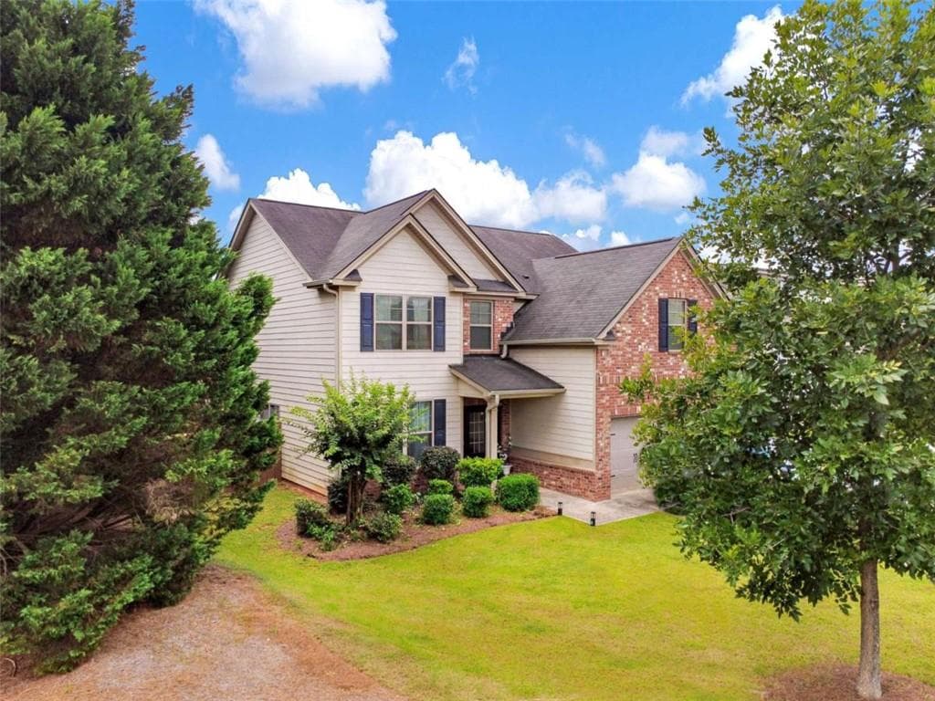 4 bedroom, 3 bathroom, 2,442 sq ft single family residence under contract at 601 Winners Circle, Locust Grove, GA 30248