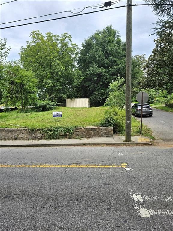 single family residence under contract at 547 Chappell Road, Atlanta, GA 30318