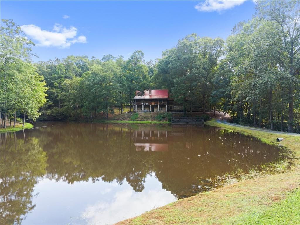 3 bedroom, 3 bathroom, 2,340 sq ft single family residence for sale at 140 J R Road, Cartersville, GA 30121