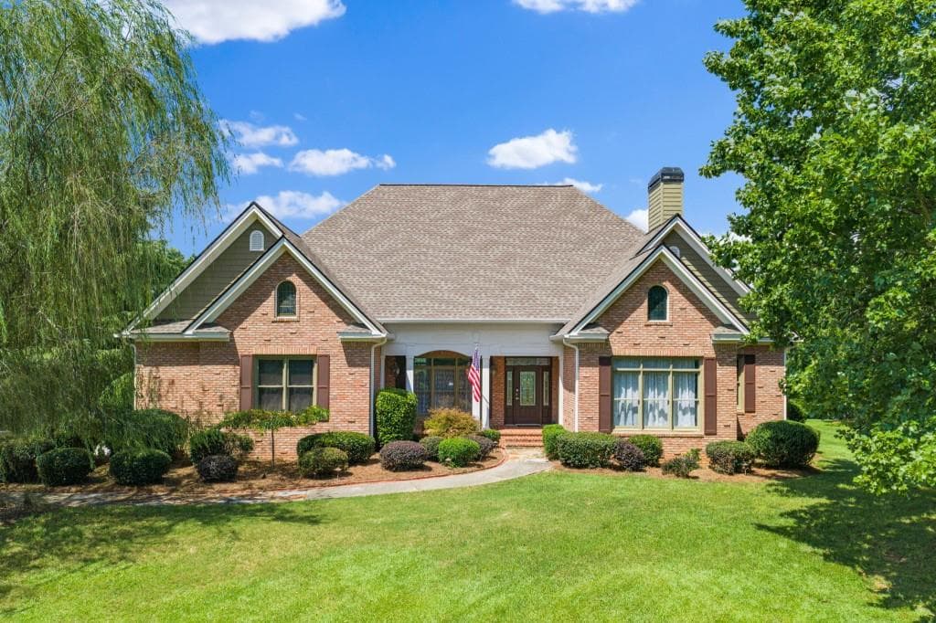 4 bedroom, 3 bathroom, 3,082 sq ft single family residence for sale at 4501 Walking Stick Lane, Gainesville, GA 30506