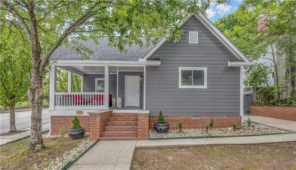 4 bedroom, 2 bathroom, 1,465 sq ft single family residence for sale at 107 Howell Street, Atlanta, GA 30312
