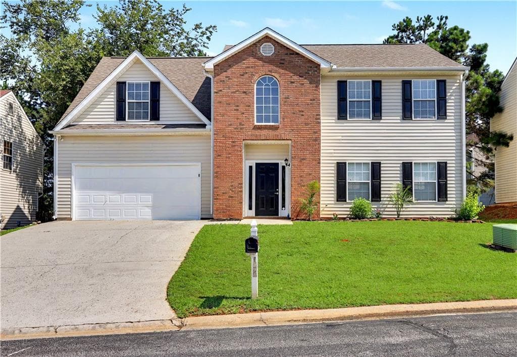 3 bedroom, 3 bathroom, 2,066 sq ft single family residence under contract at 1593 Willow Wood Trace, Atlanta, GA 30349