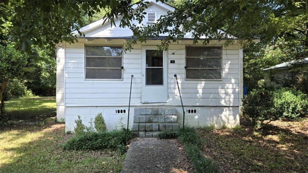 2 bedroom, 1 bathroom, 1,184 sq ft single family residence for sale at 150 Mimosa Drive, Athens, GA 30605