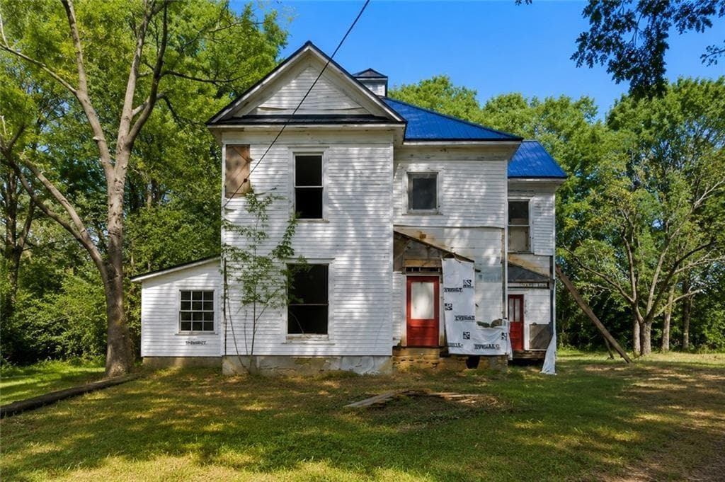 5 bedroom, 4 bathroom, 3,056 sq ft single family residence for sale at 111 Bryan Street, Bremen, GA 30110