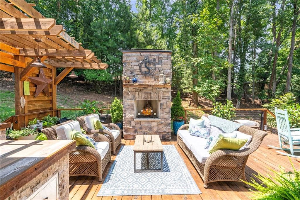 3 bedroom, 3 bathroom, 2,500 sq ft single family residence for sale at 4886 Propes Drive, Oakwood, GA 30566