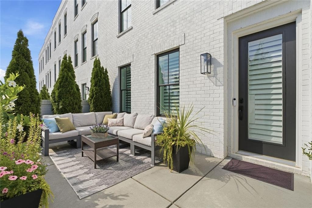 4 bedroom, 4 bathroom, 2,804 sq ft townhouse for sale at 6905 Viridian Alley, Alpharetta, GA 30005
