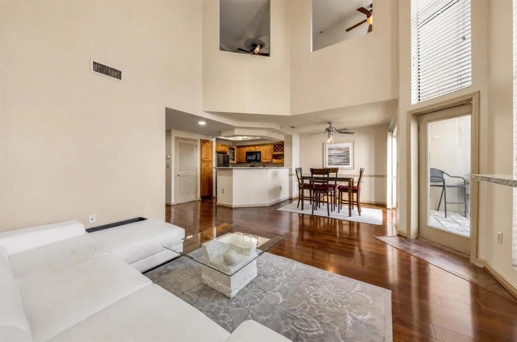 1 bedroom, 2 bathroom, 1,460 sq ft condominium for sale at 795 Hammond Drive 2407, Sandy Springs, GA 30328
