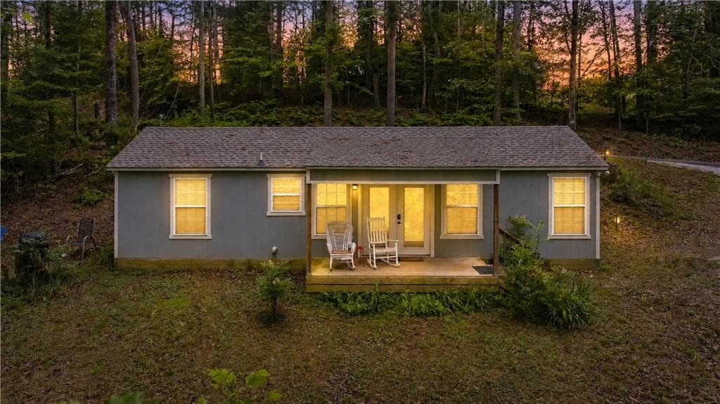 2 bedroom, 2 bathroom, 672 sq ft single family residence for sale at 575 Hidden Valley Drive, Demorest, GA 30535