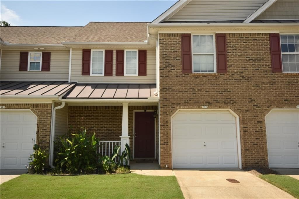 2 bedroom, 2 bathroom, 1,317 sq ft townhouse for sale at 103 Fox Creek Drive, Woodstock, GA 30188