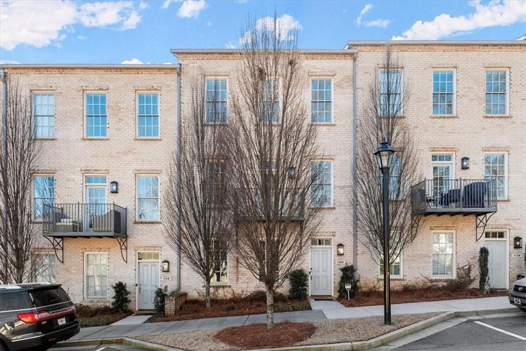 4 bedroom, 4 bathroom, 2,160 sq ft single family residence for rent at 160 Clover Court, Roswell, GA 30075 for $4,300 a month