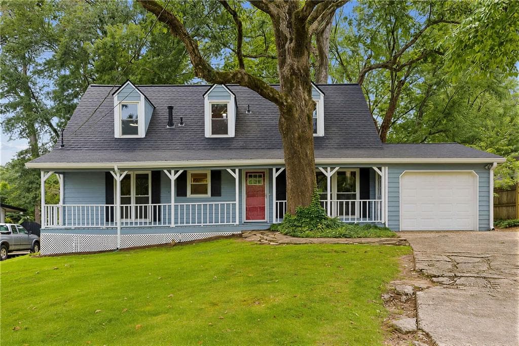 3 bedroom, 2 bathroom, 1,957 sq ft single family residence for sale at 528 Powder Springs Street, Smyrna, GA 30082
