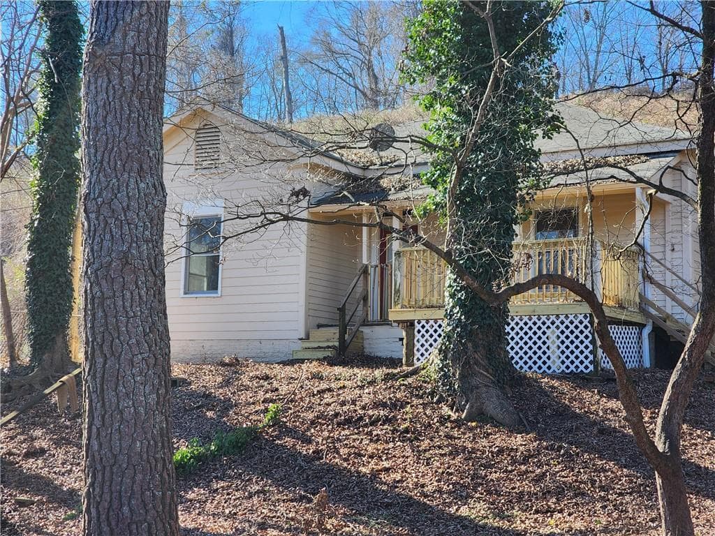 2 bedroom, 1 bathroom, 1,160 sq ft single family residence for sale at 200 Cave Spring Street, Rome, GA 30161