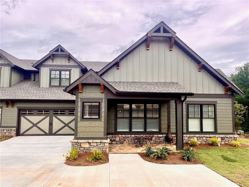3 bedroom, 3 bathroom, 2,368 sq ft townhouse for sale at 85 Villa Vista 30, Jasper, GA 30148