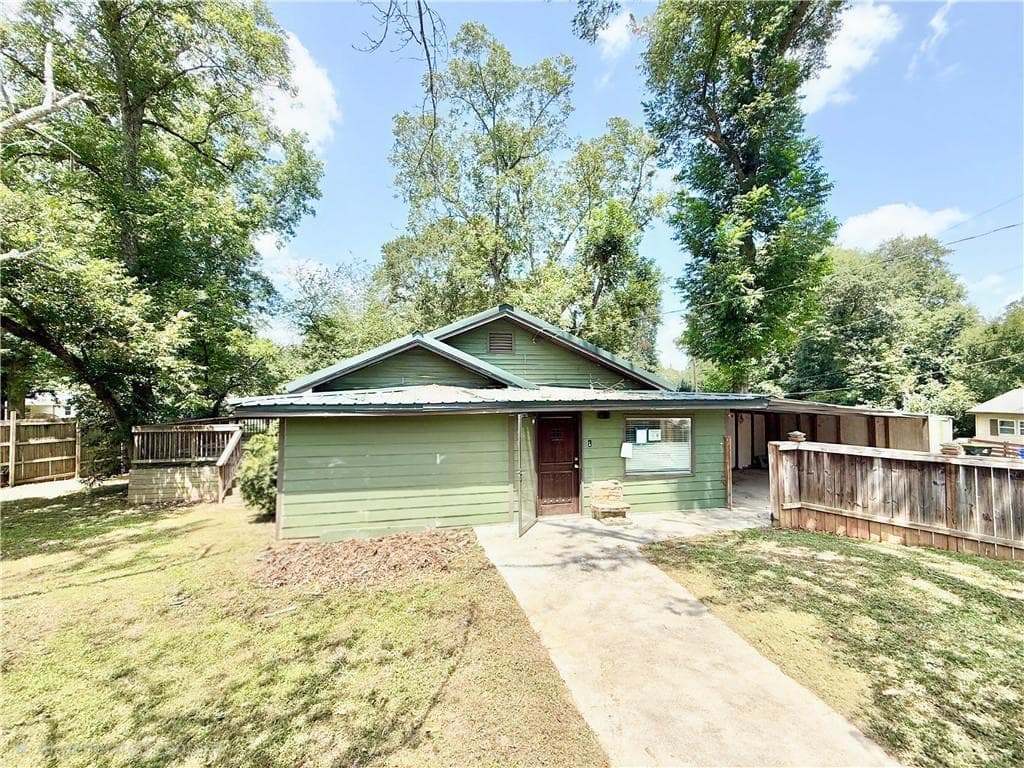 3 bedroom, 2 bathroom, 1,483 sq ft single family residence under contract at 6371 Washington Street, Union City, GA 30291