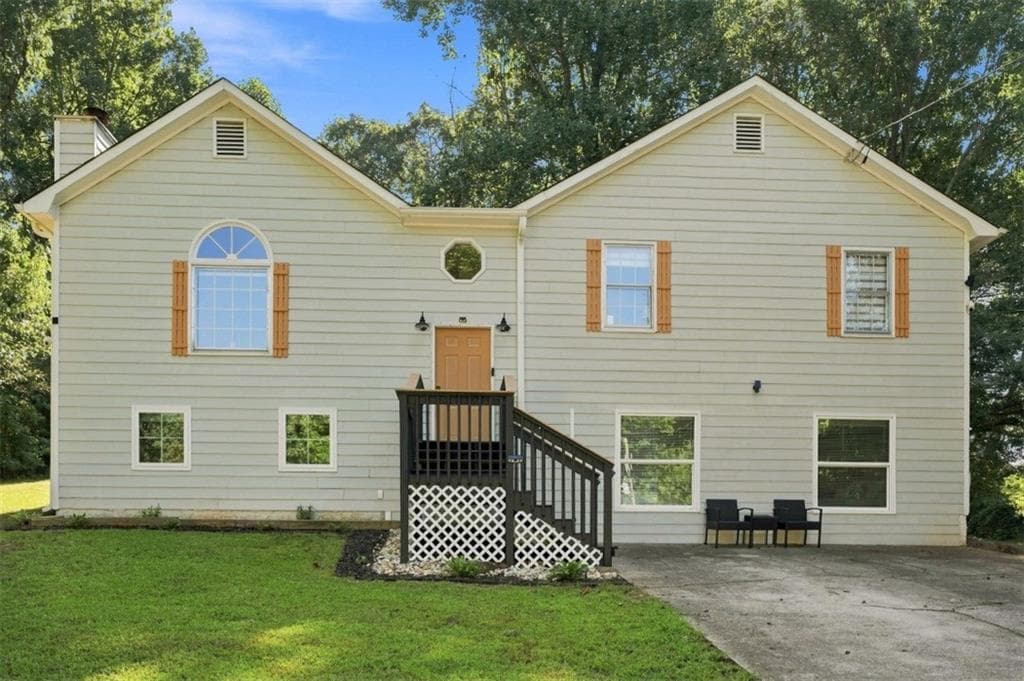 5 bedroom, 3 bathroom, 2,191 sq ft single family residence for sale at 137 Landing Lane, Powder Springs, GA 30127