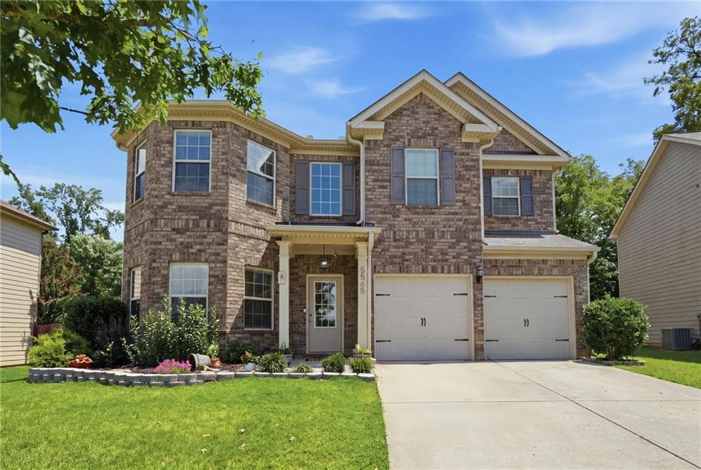 4 bedroom, 3 bathroom, 2,573 sq ft single family residence sold at 5565 Banner Boulevard, Cumming, GA 30028