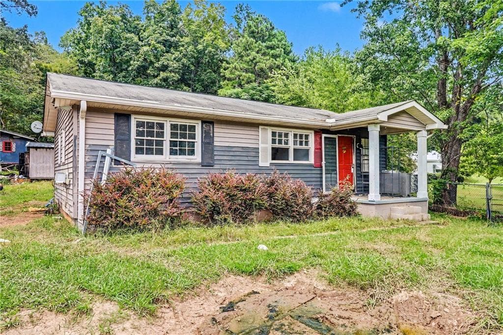 3 bedroom, 1 bathroom, 864 sq ft single family residence for sale at 512 Donahoo Road, Silver Creek, GA 30173