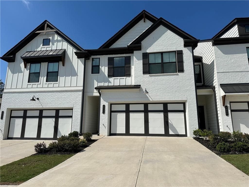 3 bedroom, 3 bathroom, 2,033 sq ft townhouse for rent at 4553 Cypress Park Drive, Gainesville, GA 30504 for $1,950 a month