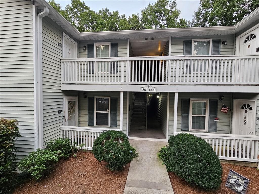 2 bedroom, 2 bathroom, 1,150 sq ft condominium for sale at 1909 Brian Way, Decatur, GA 30033