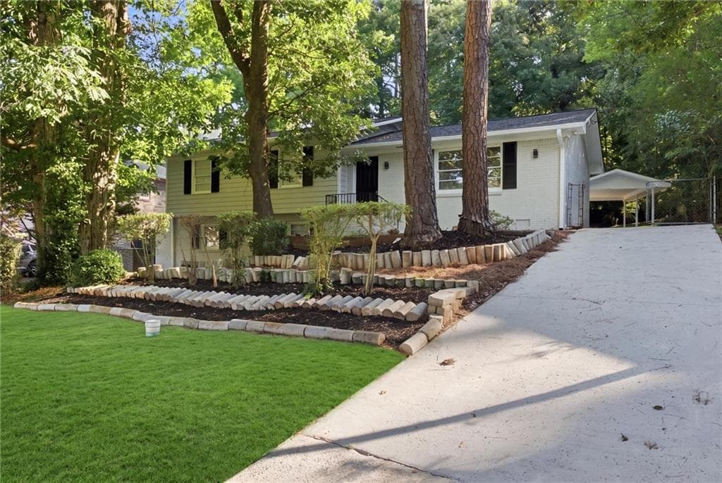 3 bedroom, 2 bathroom, 1,781 sq ft single family residence for sale at 3647 Oregon Trail, Decatur, GA 30032