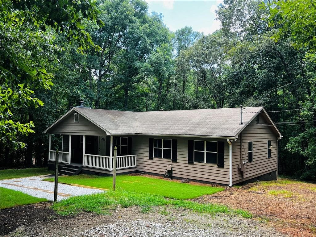 4 bedroom, 2 bathroom, 1,456 sq ft single family residence for sale at 260 New Hope Drive, Mcdonough, GA 30252
