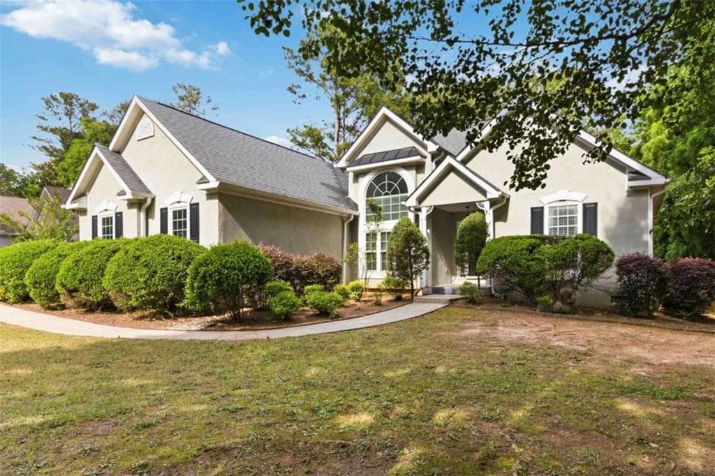 3 bedroom, 2 bathroom, 1,519 sq ft single family residence for sale at 820 Clifton Ridge, Mcdonough, GA 30253