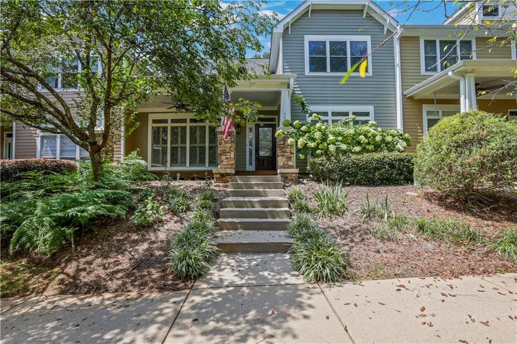 3 bedroom, 3 bathroom, 2,760 sq ft condominium under contract at 115 Independence Way, Roswell, GA 30075