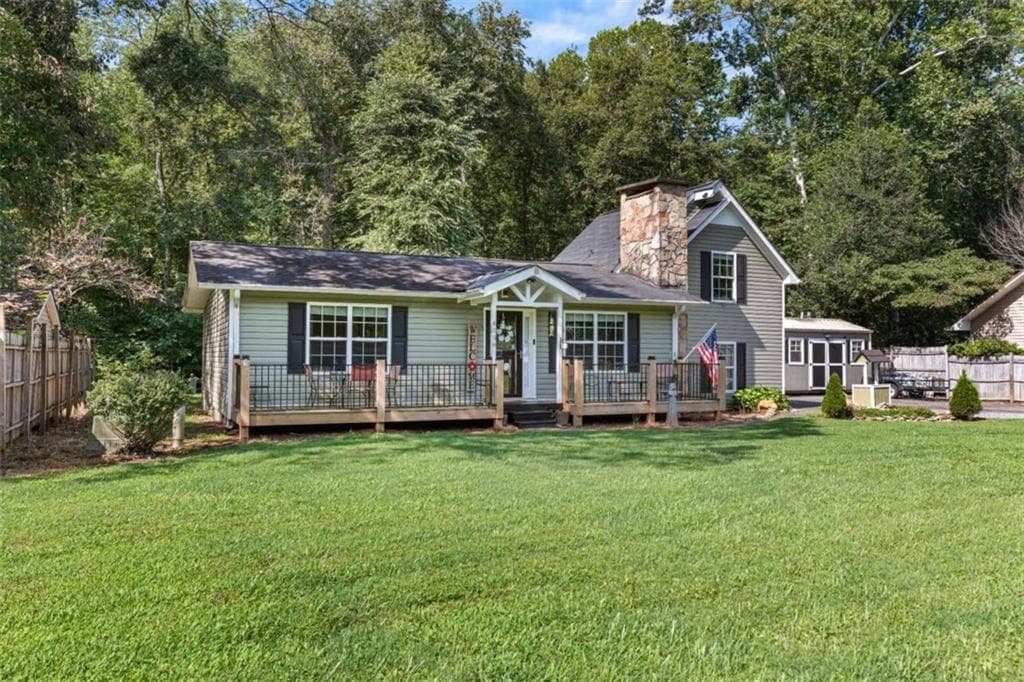 3 bedroom, 2 bathroom, 1,550 sq ft single family residence for sale at 4036 Nowland Road, Hiawassee, GA 30546