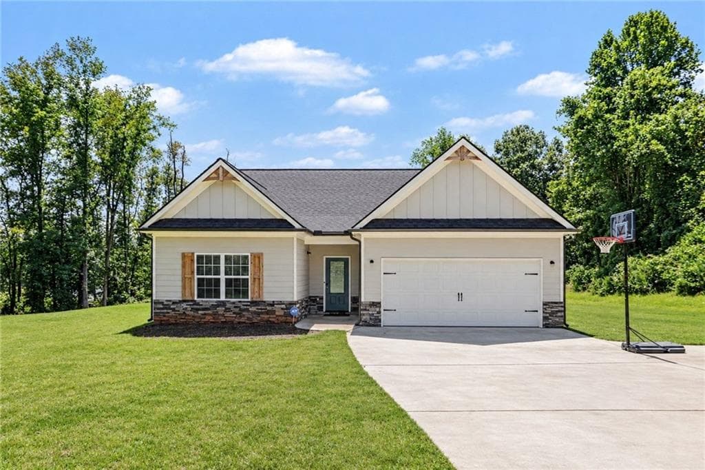 3 bedroom, 2 bathroom, 1,397 sq ft single family residence for sale at 46 Appaloosa Drive, Dallas, GA 30132
