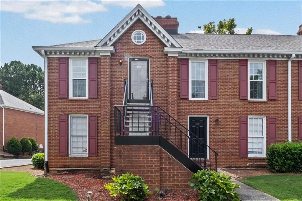 2 bedroom, 2 bathroom, 1,059 sq ft condominium for sale at 1166 Booth Road 209, Marietta, GA 30008