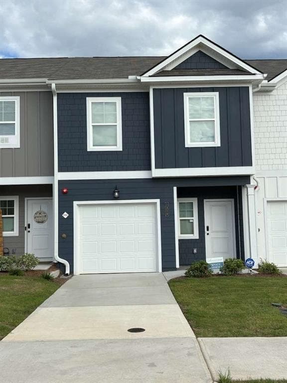 3 bedroom, 3 bathroom, 1,467 sq ft townhouse for sale at 1354 Willow Brook Circle, Jonesboro, GA 30238