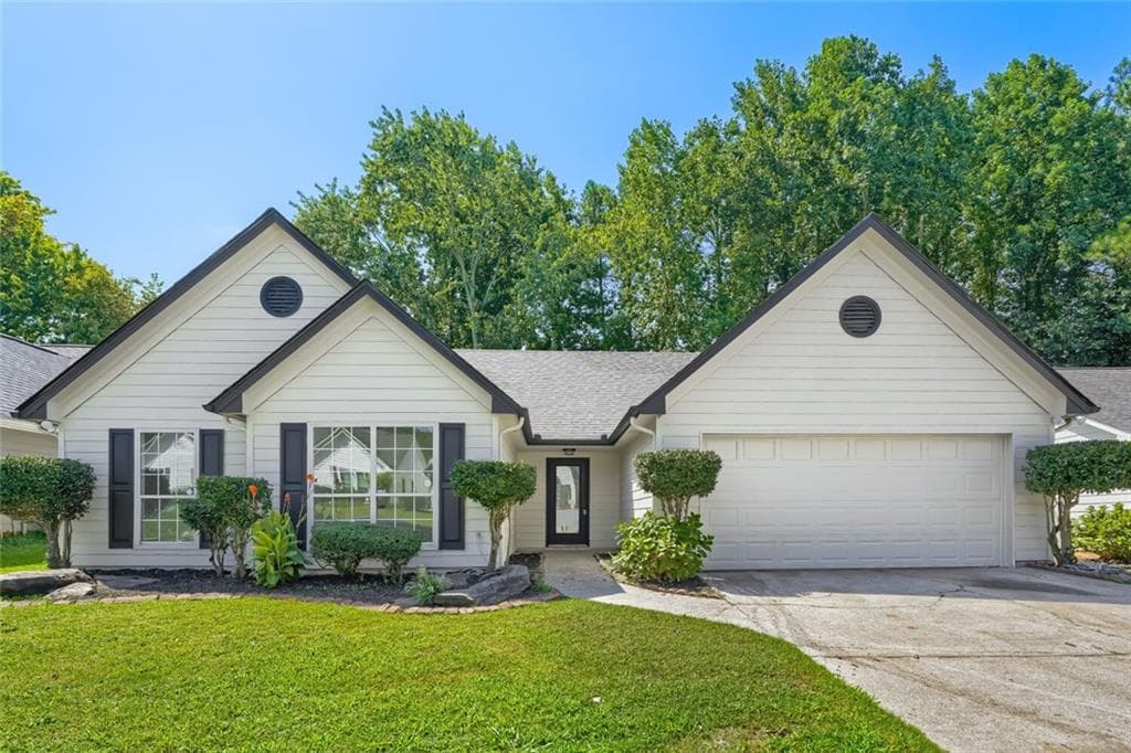 3 bedroom, 2 bathroom, 1,578 sq ft single family residence under contract at 1090 Avalon Drive, Lawrenceville, GA 30044